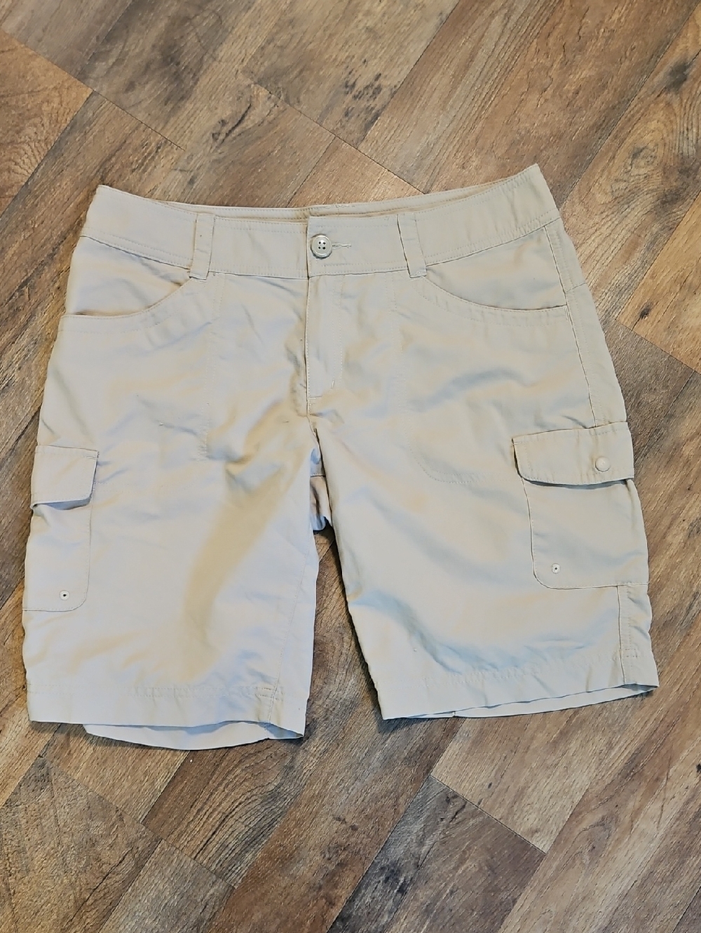 👖Columbia Women's Beige Cargo Bermuda Shorts